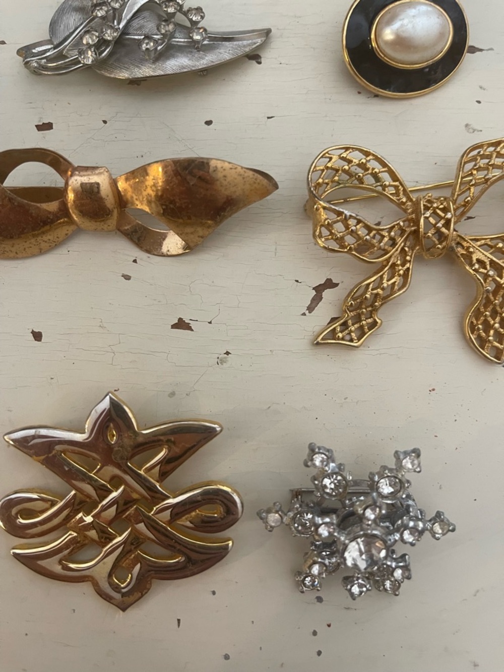 16 Vintage brooches HAVE WEAR AND TEAR (pls note overall value over 400$) - Picture 15 of 16